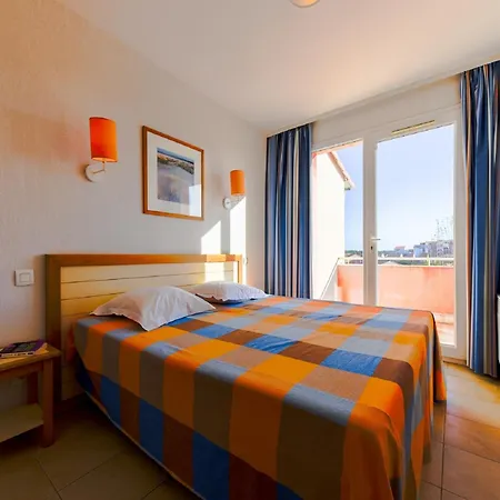 Comfortable With Dishwasher 2 Km Away From The Sea